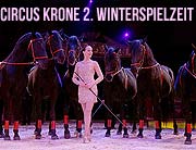 Circus Krone - "Hommage" ist das Motto  der 2. Winterspielzeit 2018 vom 01.-28.02.2018: Riverdance Pferde, Deckenlauf Upside-Down und die größte Raubtiershow der Welt (©Foto. Circus Krone)